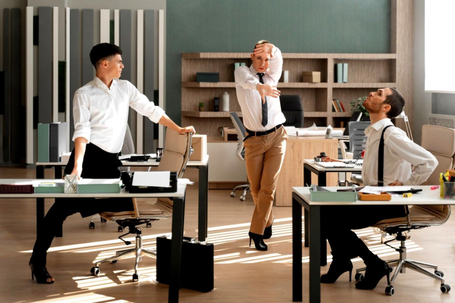 Freundliches Beratungsgespräch in entspannter Atmosphäre